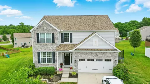 560 Green Forest Pl, Lithopolis, OH 43136