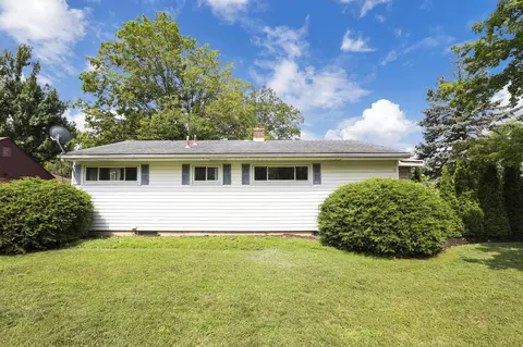 325 Yarmouth Ln, Columbus, OH 43228