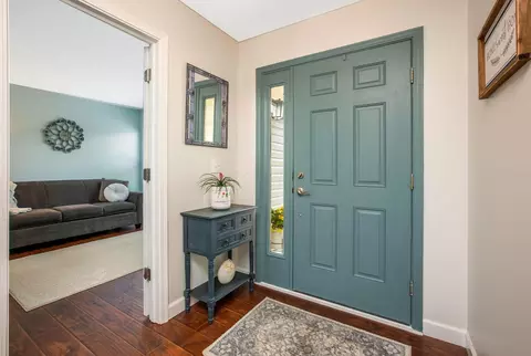 Entry Way - 247 Trail E, Pataskala, OH 43062 photo 2 of 7