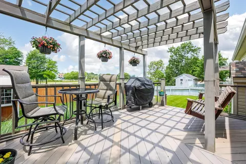 Exterior - 247 Trail E, Pataskala, OH 43062 photo 5 of 11