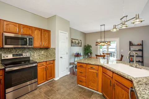 Kitchen - 247 Trail E, Pataskala, OH 43062 photo 4 of 6
