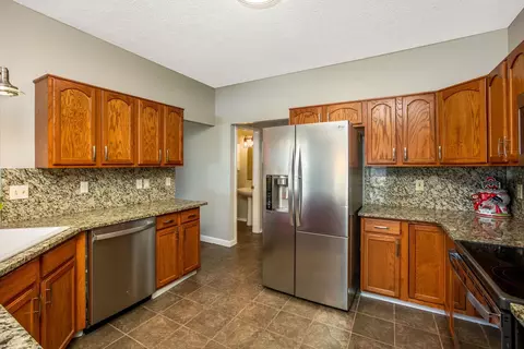 Kitchen - 247 Trail E, Pataskala, OH 43062 photo 3 of 6