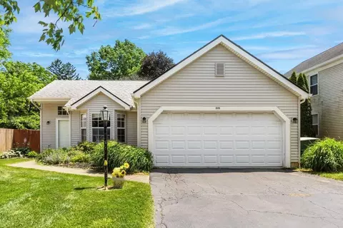 8000 Leaview Dr, Columbus, OH 43235
