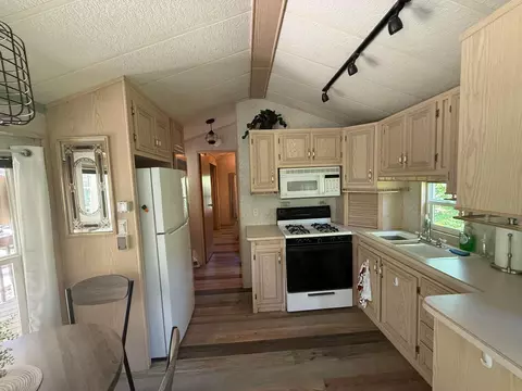 Kitchen - 374 Pathfinder Trl, Logan, OH 43138 photo 1 of 1