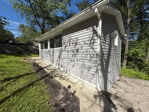 Exterior - 374 Pathfinder Trl, Logan, OH 43138 photo 2 of 10