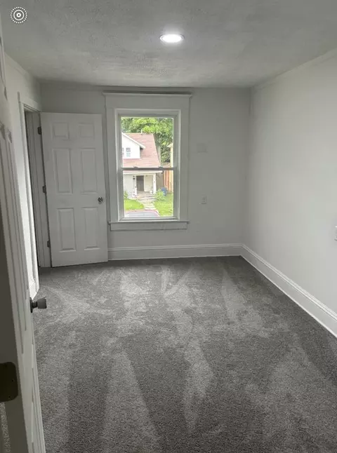 Bedroom - 833 W Mulberry St, Springfield, OH 45506 photo 1 of 2