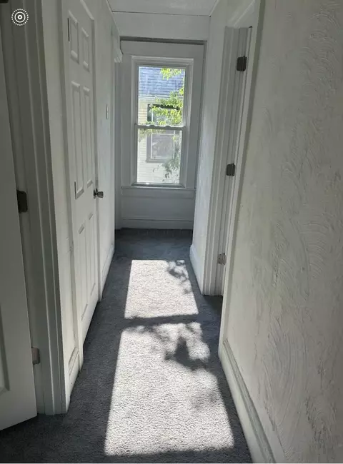Entry Way - 833 W Mulberry St, Springfield, OH 45506 photo 3 of 3