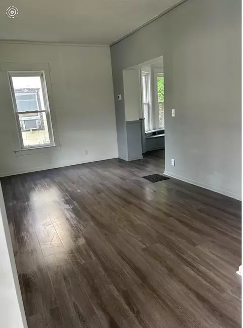 Living - 833 W Mulberry St, Springfield, OH 45506 photo 2 of 2