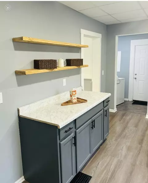 Kitchen - 833 W Mulberry St, Springfield, OH 45506 photo 2 of 5