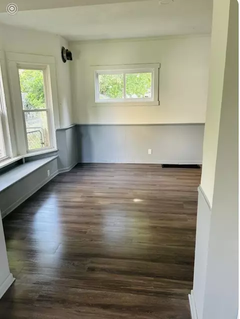 Living - 833 W Mulberry St, Springfield, OH 45506 photo 1 of 2