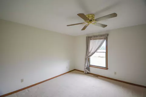 Bedroom - 2987 Old Clifton Rd, Springfield, OH 45502 photo 3 of 11