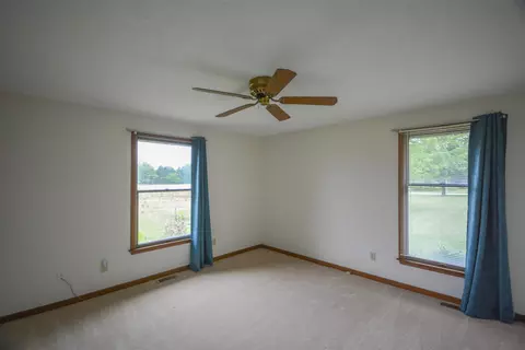 Bedroom - 2987 Old Clifton Rd, Springfield, OH 45502 photo 6 of 11
