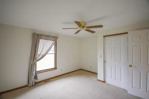 Bedroom - 2987 Old Clifton Rd, Springfield, OH 45502 photo 4 of 11