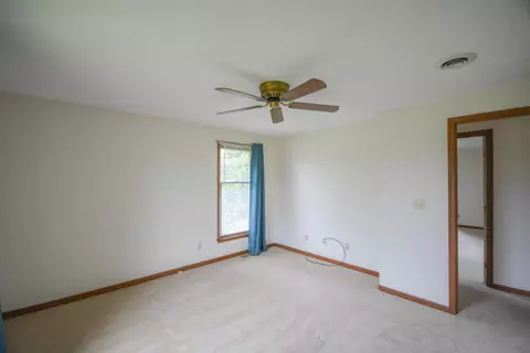 Bedroom - 2987 Old Clifton Rd, Springfield, OH 45502 photo 7 of 11