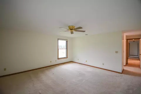 Bedroom - 2987 Old Clifton Rd, Springfield, OH 45502 photo 2 of 11