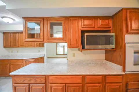 Kitchen - 2987 Old Clifton Rd, Springfield, OH 45502 photo 6 of 10