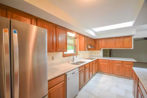 Kitchen - 2987 Old Clifton Rd, Springfield, OH 45502 photo 9 of 10