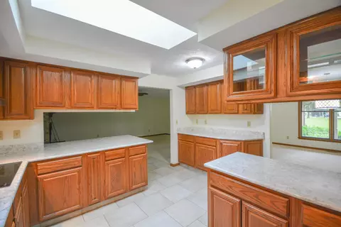 Kitchen - 2987 Old Clifton Rd, Springfield, OH 45502 photo 7 of 10