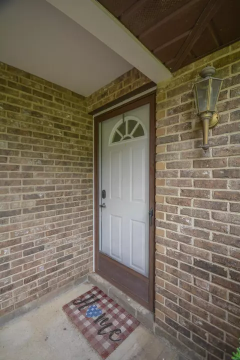 Entry Way - 2987 Old Clifton Rd, Springfield, OH 45502 photo 5 of 5