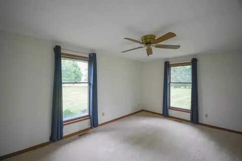 Bedroom - 2987 Old Clifton Rd, Springfield, OH 45502 photo 9 of 11
