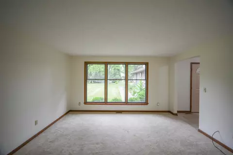Living - 2987 Old Clifton Rd, Springfield, OH 45502 photo 15 of 15