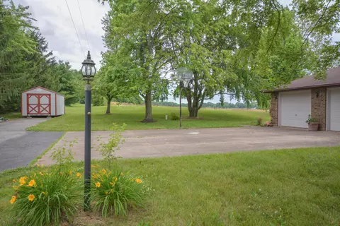 Exterior - 2987 Old Clifton Rd, Springfield, OH 45502 photo 3 of 26