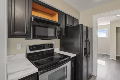 Kitchen - 156 E Postal Ave, Newark, OH 43055 photo 2 of 4