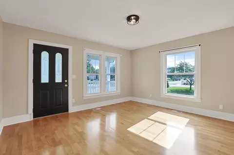 Living - 156 E Postal Ave, Newark, OH 43055 photo 2 of 4