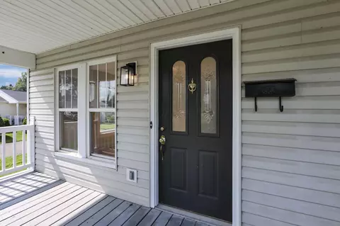 Exterior - 156 E Postal Ave, Newark, OH 43055 photo 6 of 20