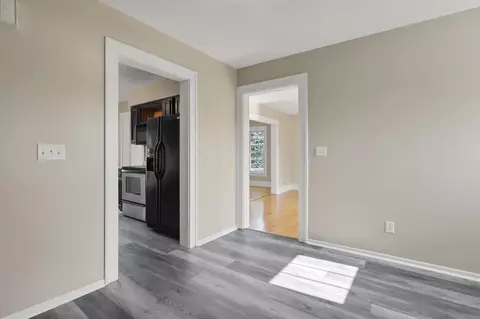 Entry Way - 156 E Postal Ave, Newark, OH 43055 photo 4 of 4