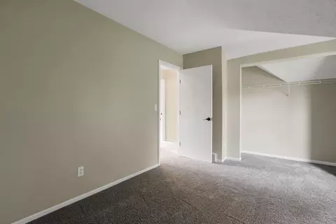 Bedroom - 156 E Postal Ave, Newark, OH 43055 photo 6 of 7