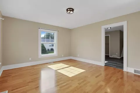 Living - 156 E Postal Ave, Newark, OH 43055 photo 1 of 4