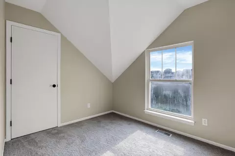 Bedroom - 156 E Postal Ave, Newark, OH 43055 photo 3 of 7