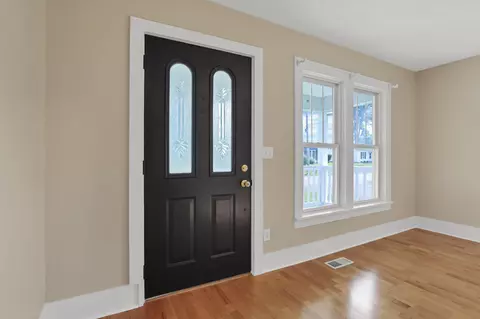 Entry Way - 156 E Postal Ave, Newark, OH 43055 photo 1 of 4
