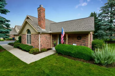 151 Cameron Ridge Dr, Columbus, OH 43235