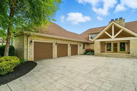 2085 Chickasaw Dr, London, OH 43140