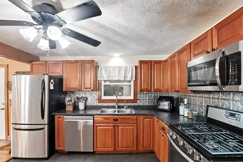 Kitchen - 4544 Hook Rd, Crestline, OH 44827 photo 2 of 3