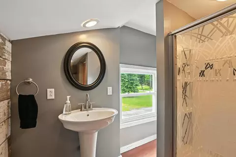 Bath - 4544 Hook Rd, Crestline, OH 44827 photo 2 of 3