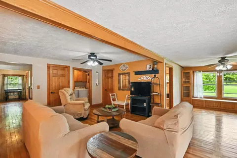 Living - 4544 Hook Rd, Crestline, OH 44827 photo 2 of 4