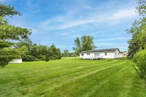 Exterior - 11826 Elgin Dr, Orient, OH 43146 photo 8 of 9