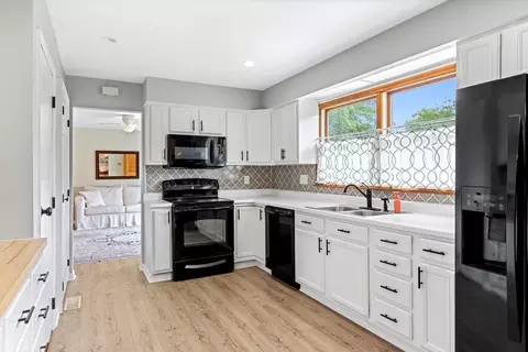 Kitchen - 11826 Elgin Dr, Orient, OH 43146 photo 1 of 3
