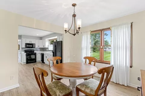 Dining - 11826 Elgin Dr, Orient, OH 43146 photo 2 of 3