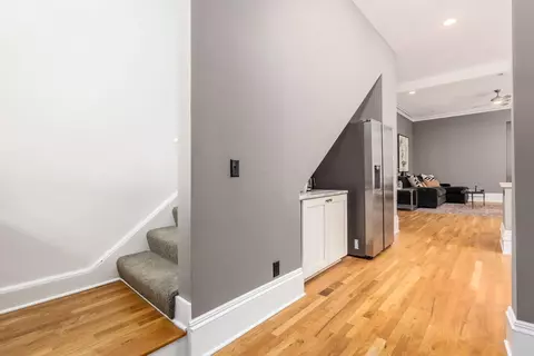 Entry Way - 390 E Town St #1/2, Columbus, OH 43215 photo 1 of 2