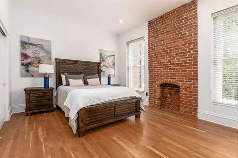 Bedroom - 390 E Town St #1/2, Columbus, OH 43215 photo 1 of 6