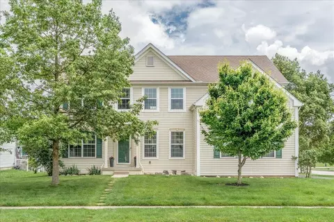 5886 Platinum Dr, Grove City, OH 43123