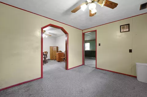 Dining - 412 E Mill St, Circleville, OH 43113 photo 1 of 3