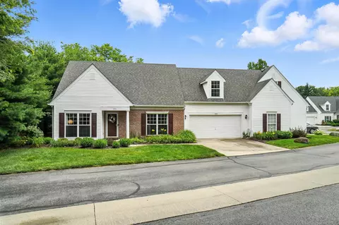 8460 Lazelle Village Dr, Lewis Center, OH 43035