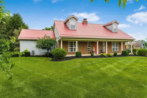 17 Zellers Ln, Pataskala, OH 43062