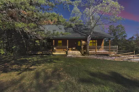 35640 Vickers Rd, Logan, OH 43138