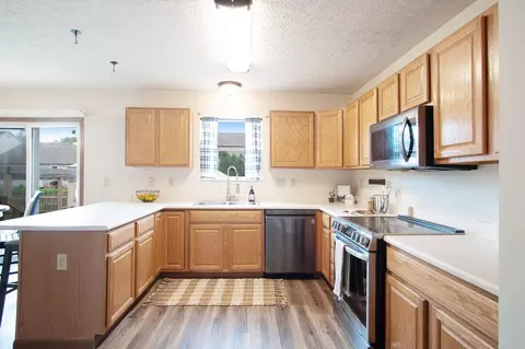 Kitchen - 237 Harvard Loop, Delaware, OH 43015 photo 3 of 3